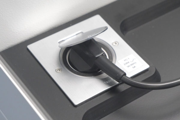 Prises électriques internes